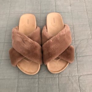 Birdies The Robin in Fawn Faux Fur